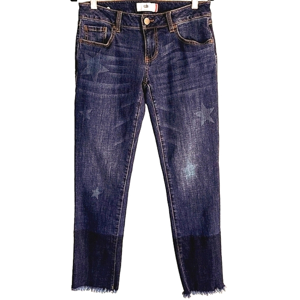 ⭐CAbi Star Print Slim Boyfriend Jeans ⭐ - Picture 2 of 7